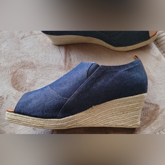 #158 Comfort view- Denim pep toe, side zip wedges, sz. 9.5 WW - Picture 4 of 7
